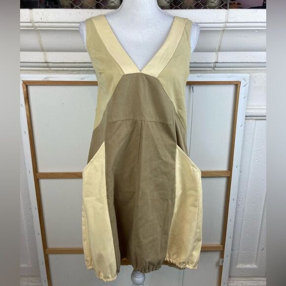 Handcut by preloved VTG Bubble Twill V-Neck Dress w/pockets elastic bottom - Picture 2 of 15